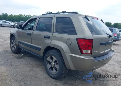 2005 Jeep Grand Cherokee Laredo z USA, uszkodzony, nr VIN 1J4GR48K55C693357